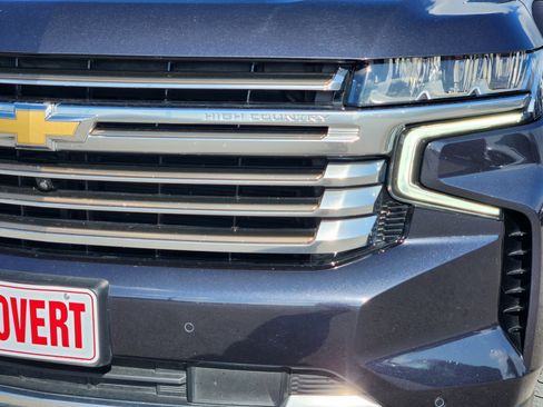 Used 2022 Chevrolet Suburban High Country w/ Max Trailering Package AWD/4WD image 8