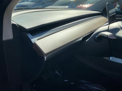 Used 2023 Tesla Model 3 Standard Range image 19