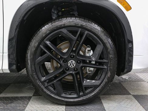 New 2026 Volkswagen Tiguan SE R-Line AWD/4WD image 14