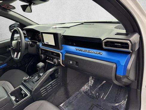 Certified 2025 Toyota Tacoma TRD Sport AWD/4WD image 20