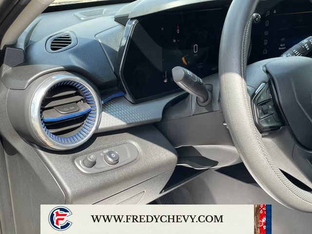 Used 2025 Chevrolet Trax LT FWD image 30