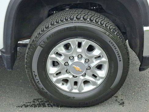 Used 2024 Chevrolet Silverado 2500 LT w/ Convenience Package AWD/4WD image 8