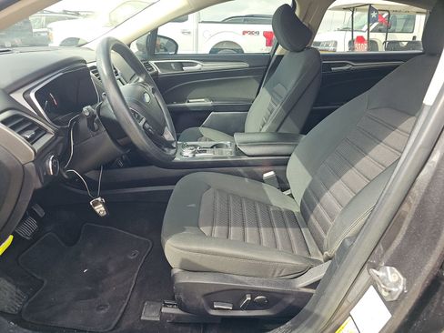 Used 2020 Ford Fusion SE image 13