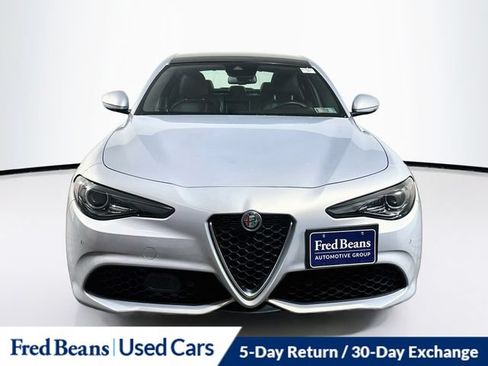 Used 2023 Alfa Romeo Giulia Ti AWD/4WD image 2