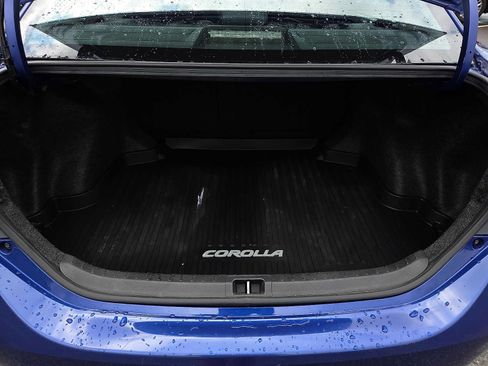 Used 2018 Toyota Corolla XSE FWD image 28