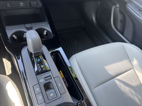 Used 2025 Toyota Prius XLE image 19