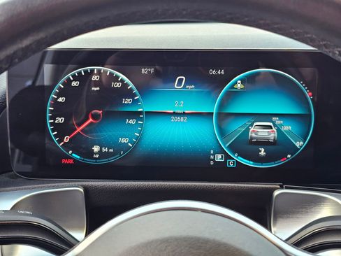 Used 2022 Mercedes-Benz GLB 250 4MATIC image 11