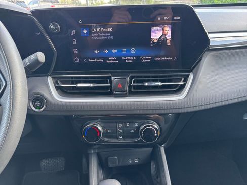 Used 2025 Chevrolet TrailBlazer LT image 18