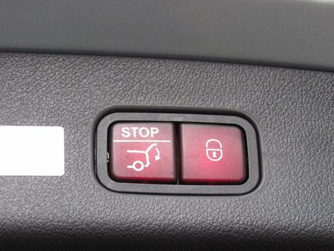 New 2026 Mercedes-Benz GLC 300 4MATIC image 23