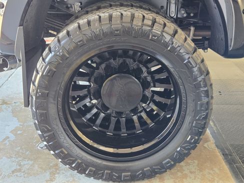 Used 2026 Ford F450 Platinum w/ FX4 Off-Road Package AWD/4WD image 12