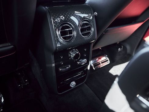 Used 2022 Rolls-Royce Cullinan Black Badge image 55