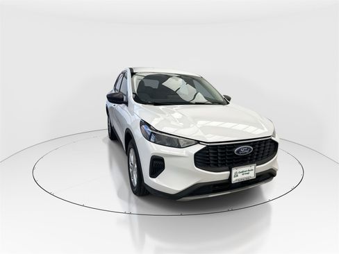 Used 2024 Ford Escape Active w/ Tech Pack #1 image 2