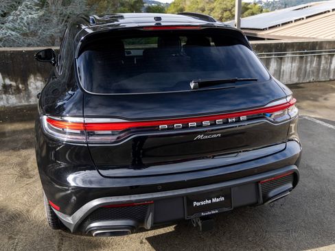 Certified 2025 Porsche Macan image 20