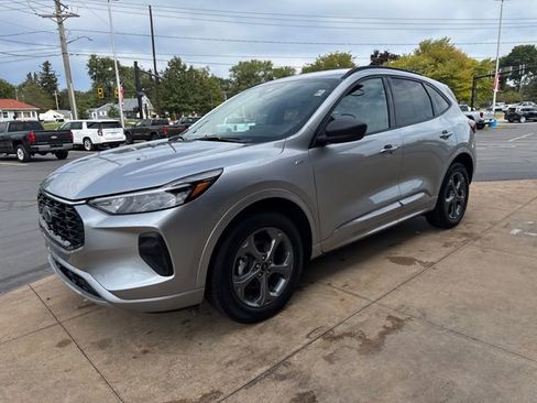 Used 2023 Ford Escape ST-Line w/ Tech Pack #1 image 5