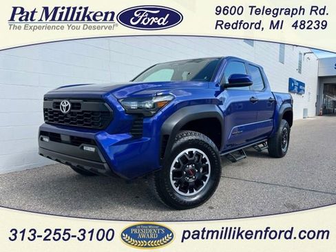 Used 2024 Toyota Tacoma TRD Off-Road AWD/4WD image 1