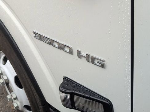 New 2025 Chevrolet Low Cab Forward image 4