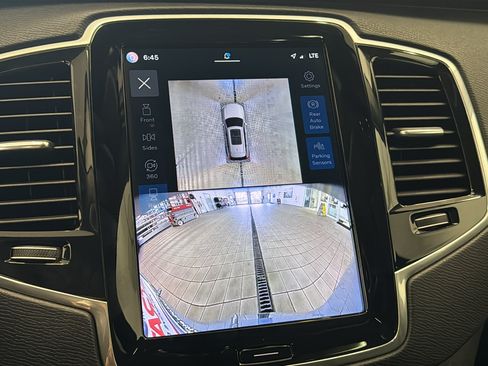 Used 2024 Volvo XC90 B6 Plus w/ Protection Package Premier AWD/4WD image 18
