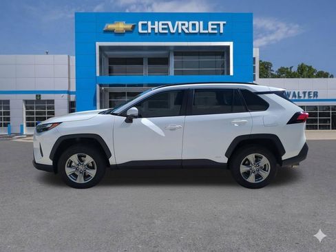 Used 2025 Toyota RAV4 XLE AWD/4WD image 2