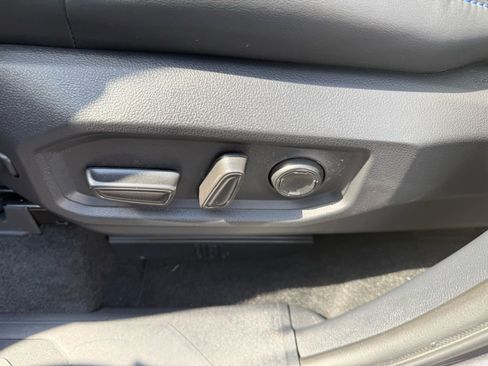 Used 2023 Toyota Tundra Platinum image 17