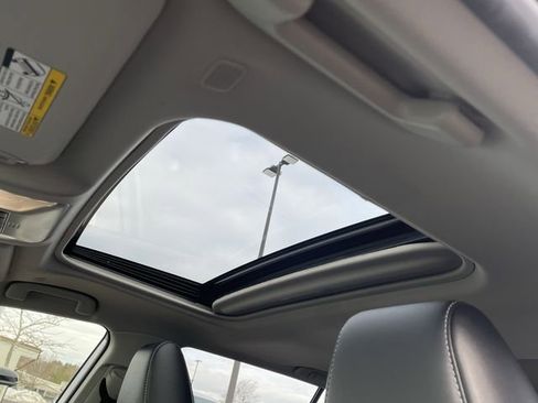 Used 2023 Toyota RAV4 Limited image 20