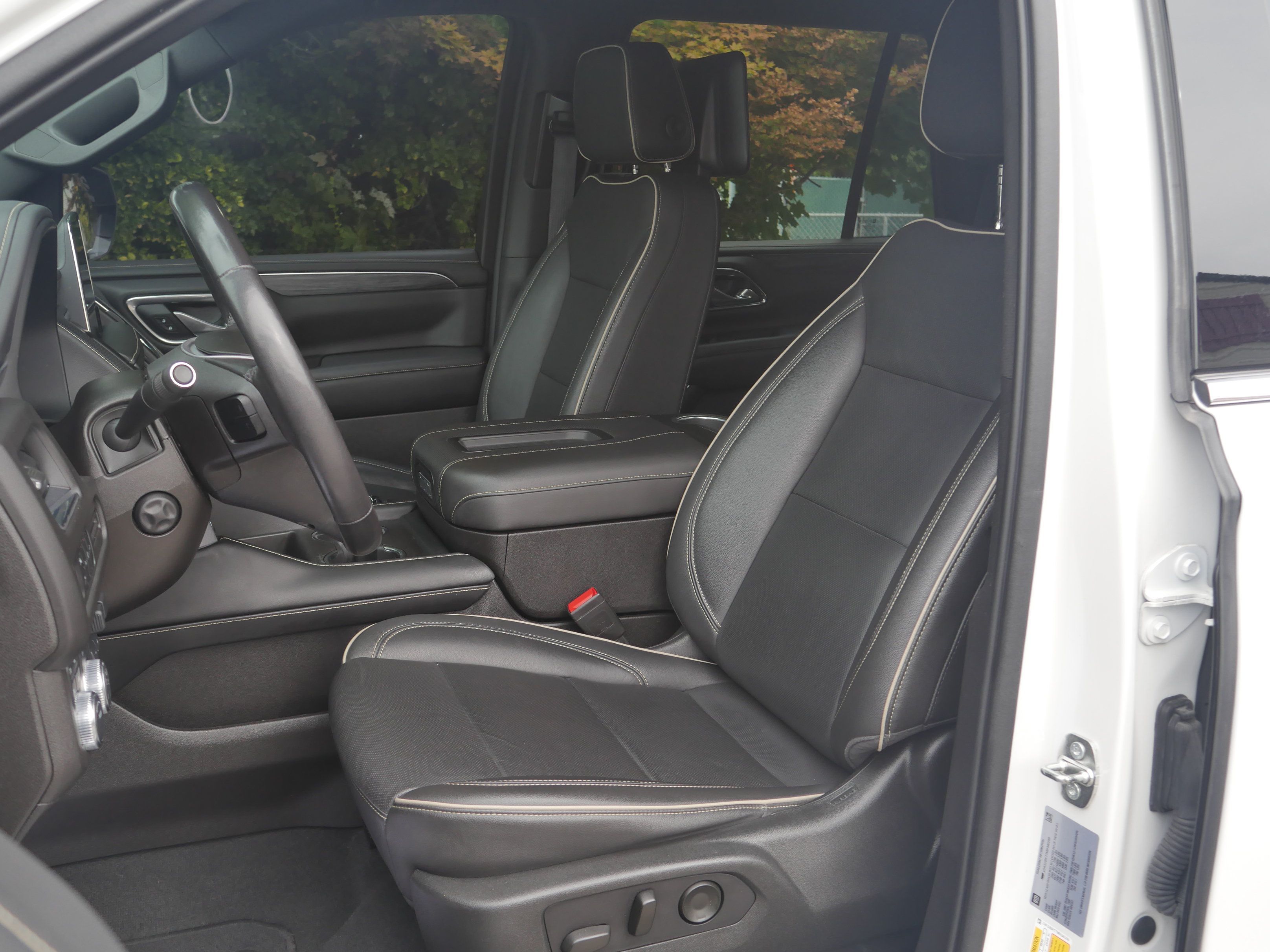 Used 2021 GMC Yukon SLT w/ Rear Media and Nav Package AWD/4WD image 39