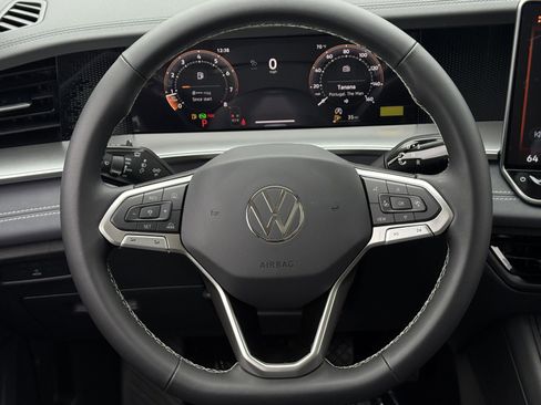 New 2026 Volkswagen Tiguan SE FWD image 14