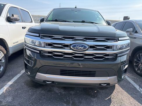 Used 2022 Ford Expedition Max Platinum image 2