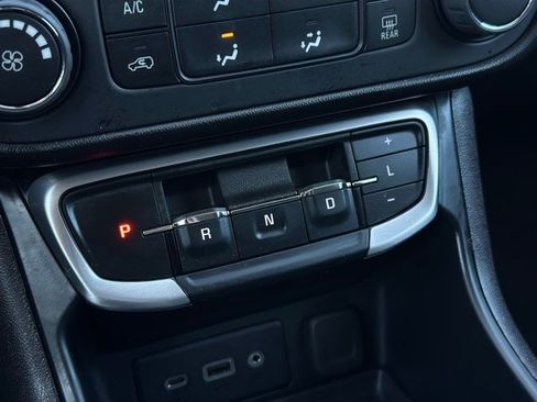 Used 2024 GMC Terrain SLE image 13