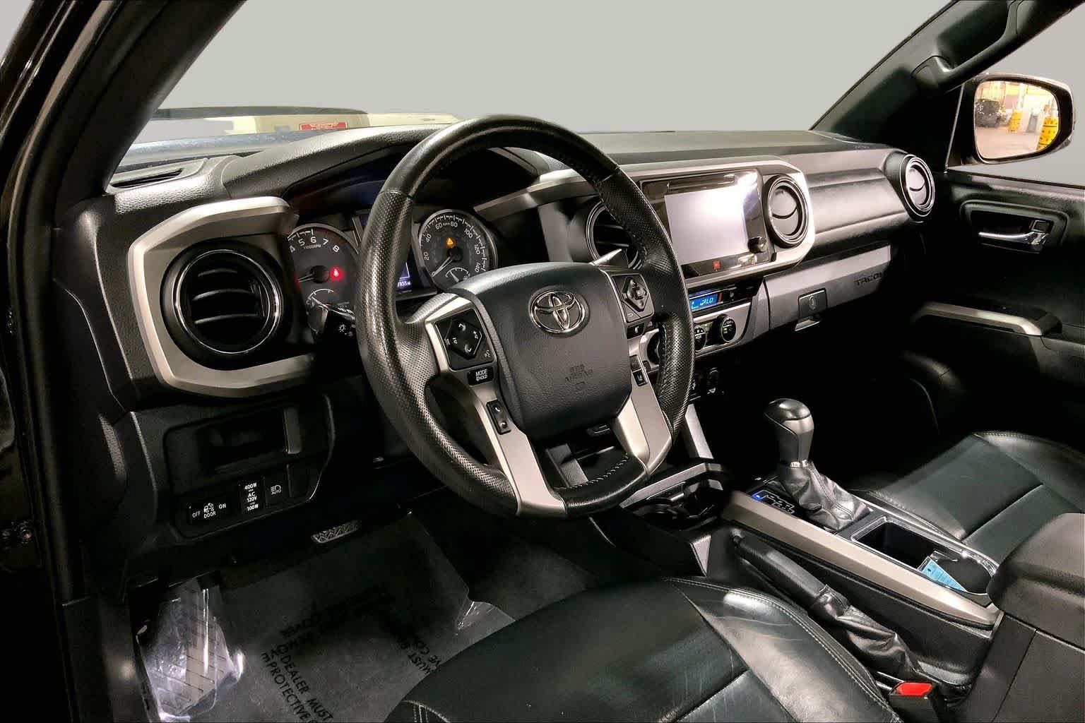 Used 2018 Toyota Tacoma Limited AWD/4WD image 18