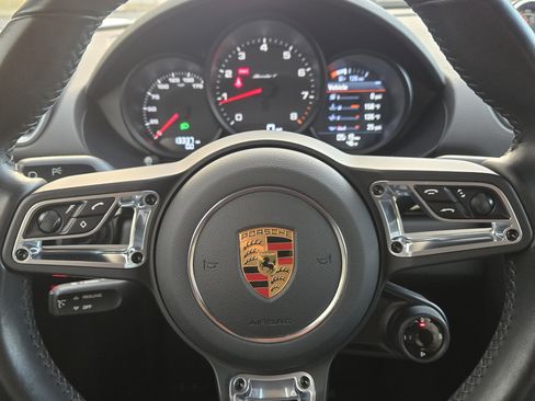 Used 2022 Porsche 718 Boxster image 23