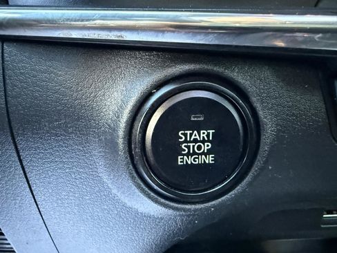 Used 2019 MAZDA MAZDA3 Hatchback w/ Premium Package FWD image 12