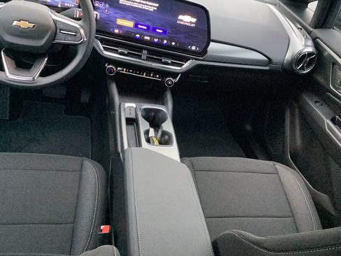 New 2026 Chevrolet Equinox EV LT image 16