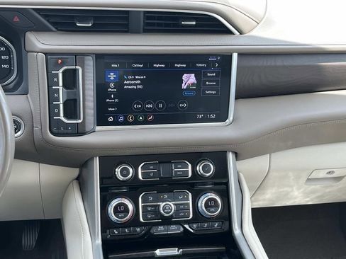 Used 2021 GMC Yukon Denali w/ Denali Premium Package AWD/4WD image 16
