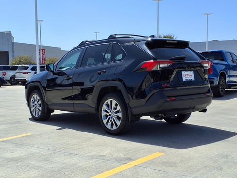 Used 2024 Toyota RAV4 XLE Premium FWD image 7