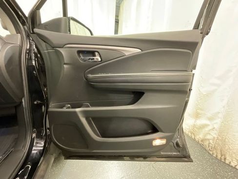 Used 2023 Honda Ridgeline RTL-E image 22