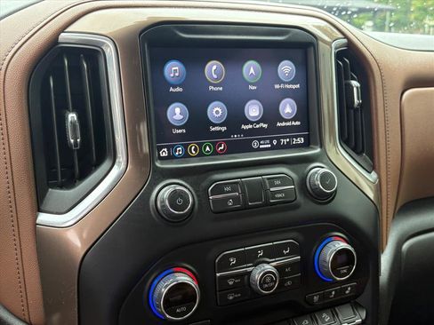 Used 2023 Chevrolet Silverado 2500 High Country w/ Z71 Off-Road Package image 10