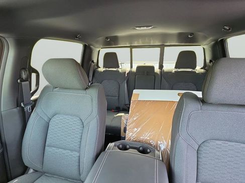 New 2026 RAM 1500 4x4 Crew Cab image 21