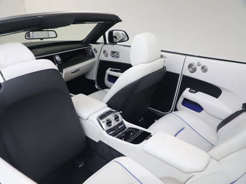 Certified 2017 Rolls-Royce Dawn image 38