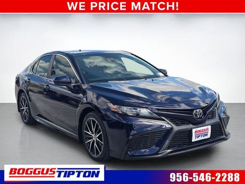 Used 2021 Toyota Camry SE image 1