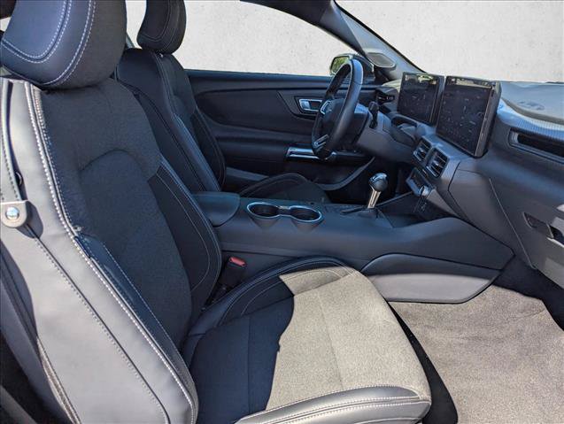 Used 2025 Ford Mustang Coupe RWD image 27