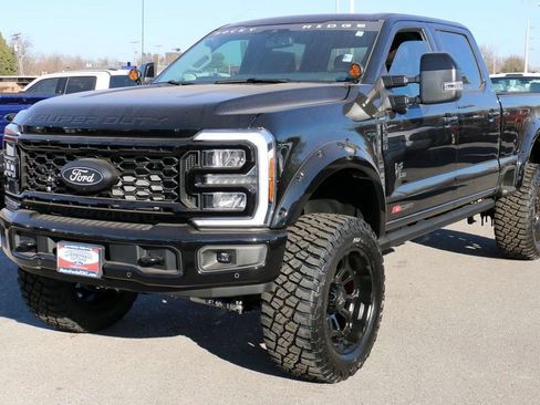 New 2026 Ford F250 Lariat w/ Black Appearance Package AWD/4WD image 2