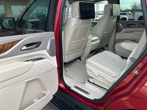 Used 2024 Cadillac Escalade Premium Luxury Platinum w/ Heavy-Duty Trailer Package image 26