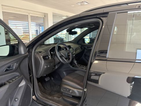 Used 2024 Chevrolet Equinox RS FWD image 2
