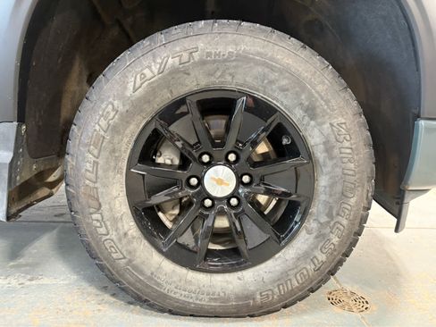 Used 2025 Chevrolet Silverado 1500 LT image 8