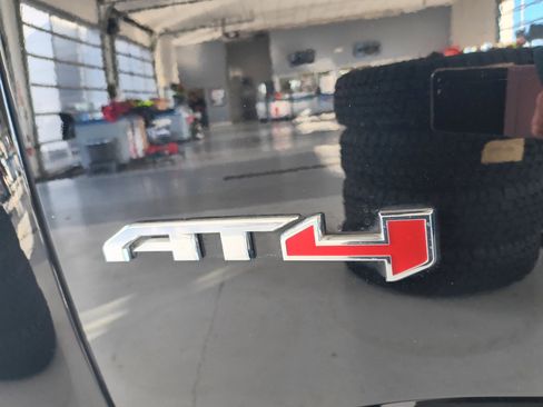 Used 2022 GMC Canyon AT4 w/ Trailering Package image 33