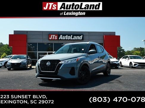Used 2023 Nissan Kicks SV FWD image 1