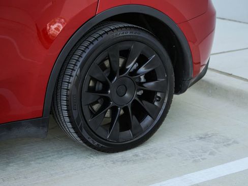 Used 2021 Tesla Model Y Long Range image 31