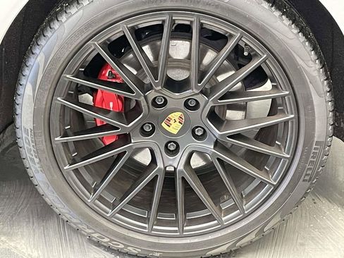 Used 2021 Porsche Cayenne GTS image 12