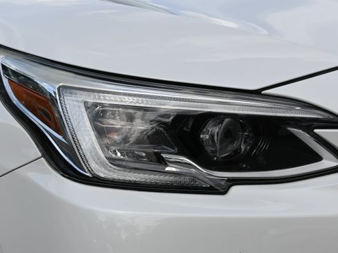 Used 2020 Subaru Outback Limited AWD/4WD image 11