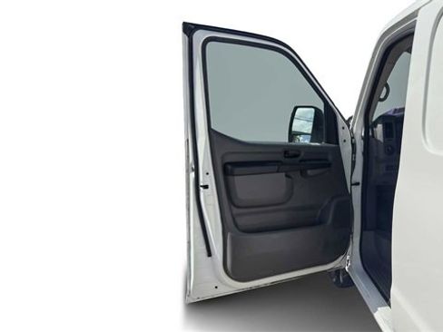 Used 2021 Nissan NV 2500 S image 10